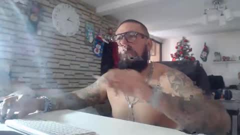 edgarram83 online show from November 25, 2025, 7:14 pm