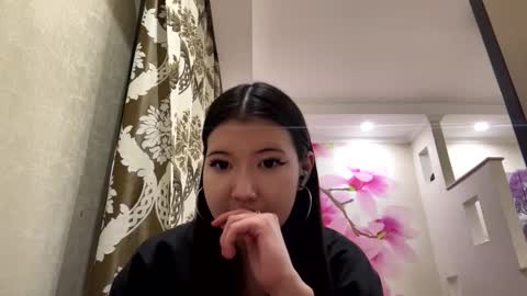 Snapshot of edinabluett chatting on February 20, 2026, 6:52 pm Eri online show from February 20, 2026, 6:52 pm