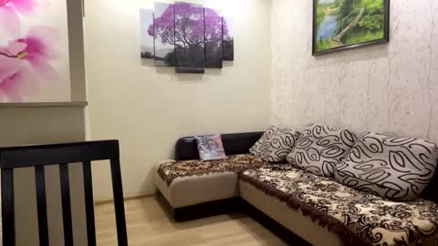 Eri online show from March 25, 2026, 6:36 pm