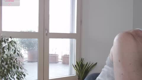 Edo Silver online show from March 12, 2025, 9:23 am