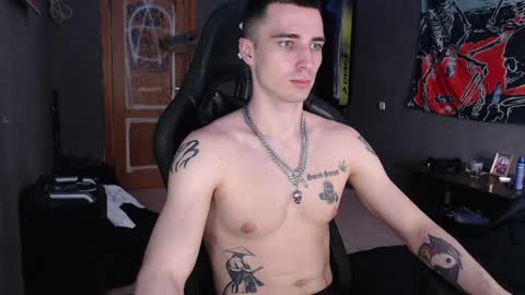 Snapshot of eduard_loveee chatting on April 18, 2026, 12:42 pm Eduar online show from April 18, 2026, 12:42 pm