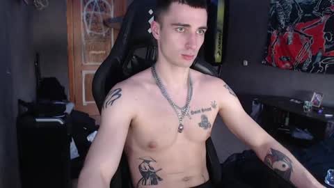 Snapshot of eduard_loveee chatting on April 22, 2026, 2:40 pm Eduar online show from April 22, 2026, 2:40 pm
