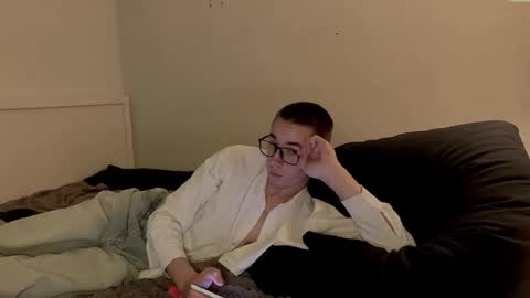 edwarddzhekson online show from October 21, 2025, 4:51 pm