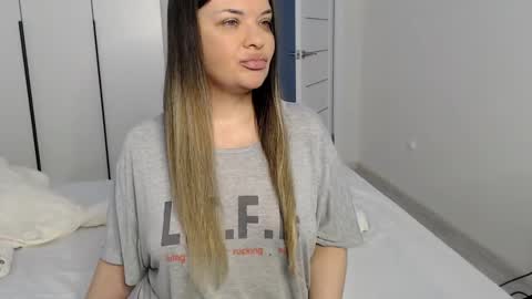 eelena4kiss online show from February 24, 2025, 12:05 pm