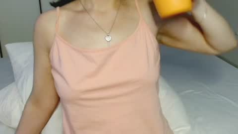 eelena4kiss online show from June 9, 2026, 10:49 am