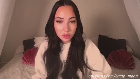 eevie online show from December 5, 2024, 8:00 am