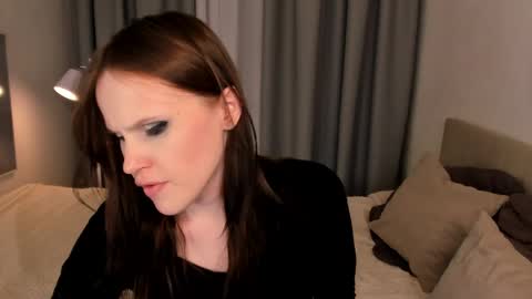 Effie Mur online show from April 10, 2026, 12:16 am