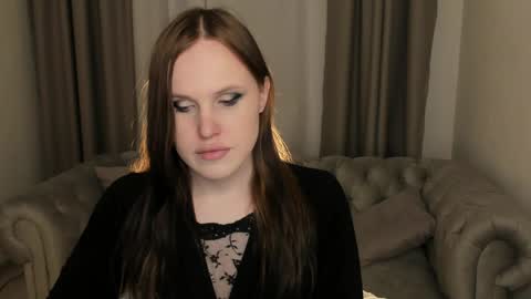 Effie Mur online show from April 21, 2026, 8:34 pm