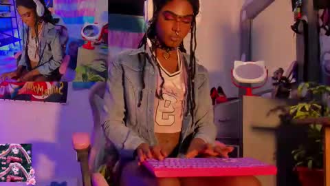 Snapshot of effy_marinn chatting on September 17, 2025, 10:28 am effy_marinn online show from September 17, 2025, 10:28 am