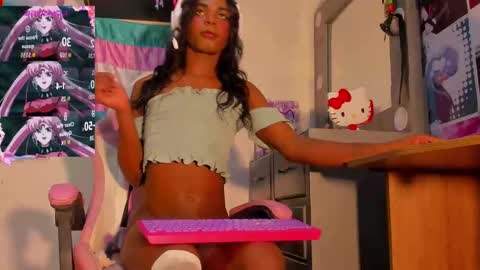Snapshot of effy_marinn chatting on October 1, 2025, 9:26 am effy_marinn online show from October 1, 2025, 9:26 am
