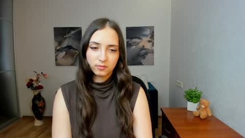 Effy Royse online show from April 3, 2026, 5:38 am