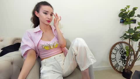 Snapshot of ehotlovea chatting on January 31, 2025, 5:09 am Erik and Alice online show from January 31, 2025, 5:09 am