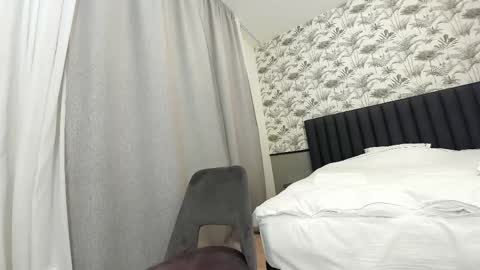 Snapshot of ehotlovea chatting on February 19, 2025, 2:44 am Erik and Alice online show from February 19, 2025, 2:44 am