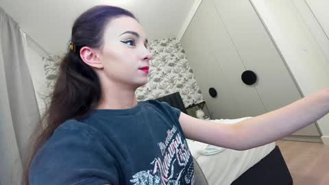 Snapshot of ehotlovea chatting on March 4, 2025, 2:38 am Erik and Alice online show from March 4, 2025, 2:38 am