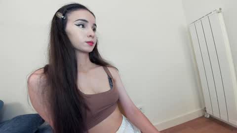 Snapshot of ehotlovea chatting on September 26, 2025, 8:18 am Erik and Alice online show from September 26, 2025, 8:18 am