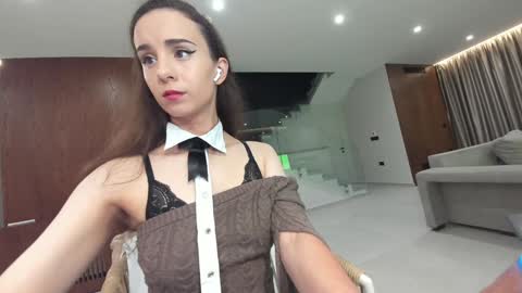 Snapshot of ehotlovea chatting on November 9, 2025, 2:10 am Erik and Alice online show from November 9, 2025, 2:10 am