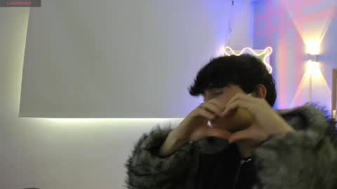 eidan_tay online show from April 15, 2026, 8:42 pm