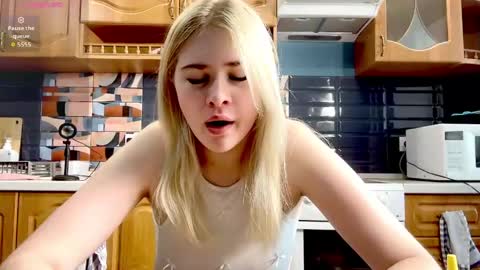 Snapshot of eileencrowday chatting on May 2, 2026, 3:11 am eileencrowday online show from May 2, 2026, 3:11 am