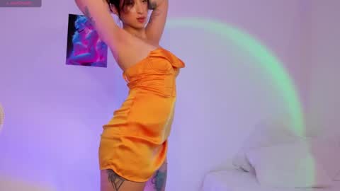   EileenFord    online show from January 31, 2025, 1:11 am