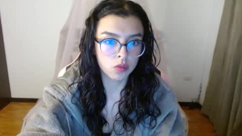 eilynro7 online show from September 10, 2025, 11:38 pm