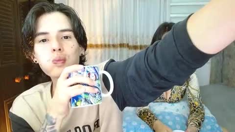 eimy_andres online show from November 18, 2025, 10:41 am