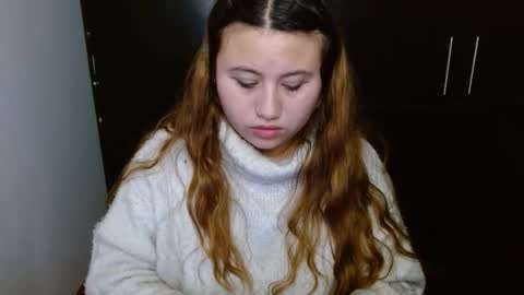 EIMY   MODEL INDEPENDENT online show from December 6, 2024, 10:38 am