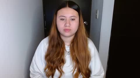 EIMY   MODEL INDEPENDENT online show from February 18, 2025, 5:53 am