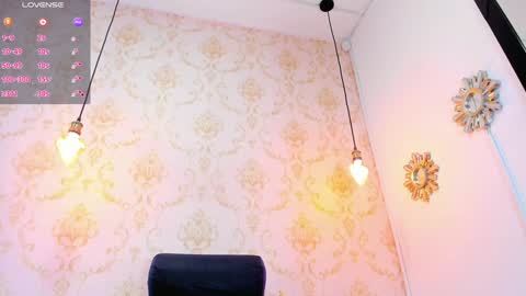 Snapshot of eimy_robertss chatting on December 17, 2024, 9:05 pm Eimy online show from December 17, 2024, 9:05 pm