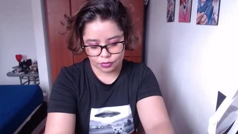 eimy_saenzz online show from November 26, 2025, 8:32 pm