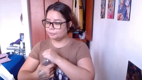 eimy_saenzz online show from December 4, 2025, 4:16 pm