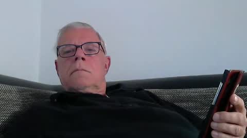 eisbaer1957 online show from March 22, 2026, 7:34 am