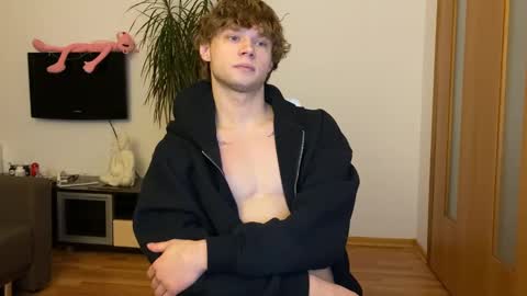 Snapshot of eitanhere chatting on January 6, 2025, 1:52 pm Eitan online show from January 6, 2025, 1:52 pm