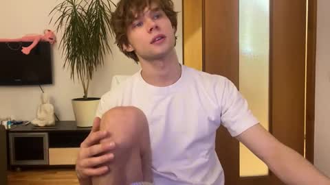 Snapshot of eitanhere chatting on January 18, 2025, 7:15 pm Eitan online show from January 18, 2025, 7:15 pm