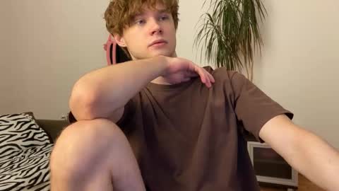 Snapshot of eitanhere chatting on February 28, 2025, 5:15 pm Eitan online show from February 28, 2025, 5:15 pm