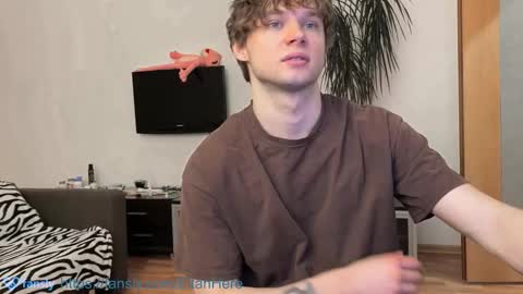 Snapshot of eitanhere chatting on March 10, 2025, 5:07 pm Eitan online show from March 10, 2025, 5:07 pm