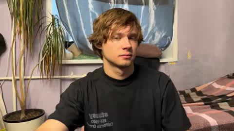 Snapshot of eitanhere chatting on October 15, 2025, 3:50 am Eitan online show from October 15, 2025, 3:50 am