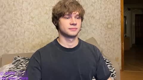 Snapshot of eitanhere chatting on December 3, 2025, 8:07 pm Eitan online show from December 3, 2025, 8:07 pm