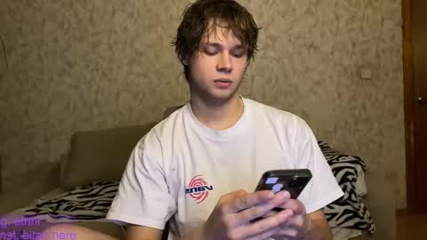 Snapshot of eitanhere chatting on December 5, 2025, 7:10 pm Eitan online show from December 5, 2025, 7:10 pm