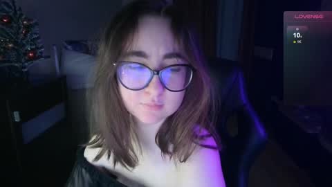 If you like it when I meow give me a thumbs up online show from December 26, 2024, 3:10 pm