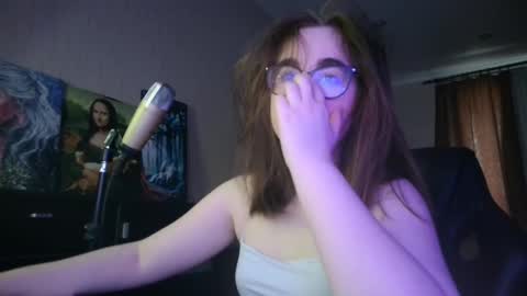 If you like it when I meow give me a thumbs up online show from March 10, 2025, 3:41 pm