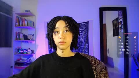 Ela  Help me reach 100 thumbs up online show from March 23, 2026, 5:22 am