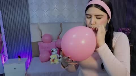 ela_tay1 online show from April 18, 2026, 7:07 pm