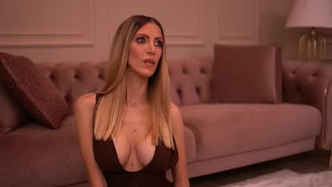 Snapshot of elablake chatting on October 24, 2025, 4:31 am Ella online show from October 24, 2025, 4:31 am