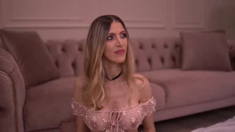 Snapshot of elablake chatting on November 6, 2025, 5:41 am Ella online show from November 6, 2025, 5:41 am