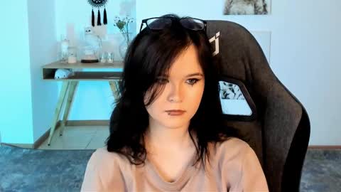 Your sweet girl online show from March 1, 2025, 1:43 am