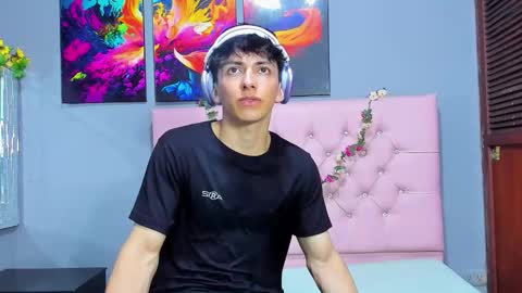 Elan Giralon online show from November 29, 2025, 11:52 pm