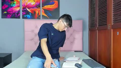 Elan Giralon online show from February 1, 2026, 12:31 am