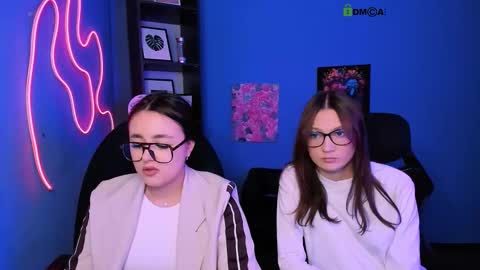 Snapshot of elani_grey chatting on February 10, 2026, 2:10 pm elani online show from February 10, 2026, 2:10 pm