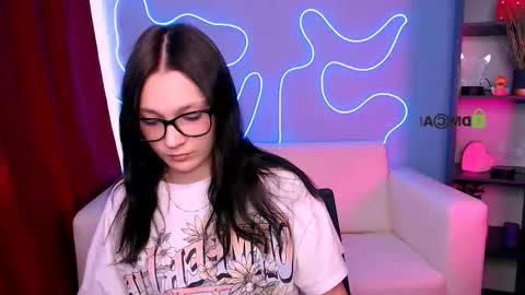 Snapshot of elani_grey chatting on February 27, 2026, 10:15 am elani online show from February 27, 2026, 10:15 am