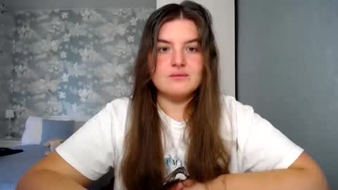 Elanis online show from March 28, 2026, 1:43 pm